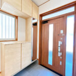 カチタス　三輪　玄関