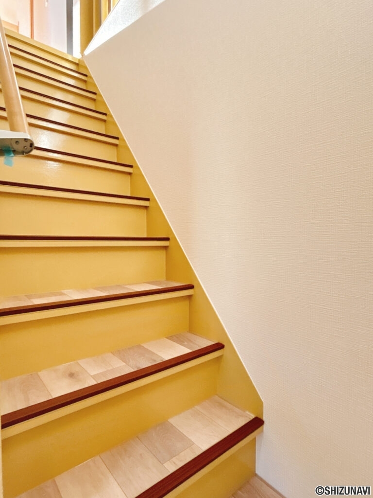 カチタス　志太　階段