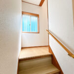 カチタス　三輪　階段