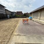 南側。敷地広々で家庭菜園も可能です。