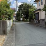 前面道路南方面の様子です。