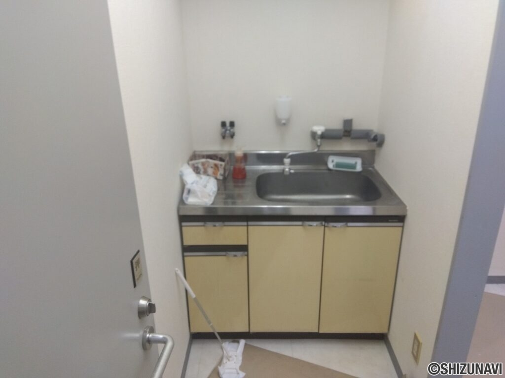 1階　テナント給湯室