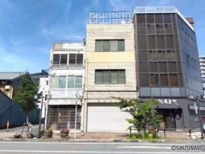 東側外観