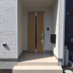 1号棟　玄関正面からの写真です。