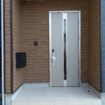 5号棟　玄関外側からの写真です。