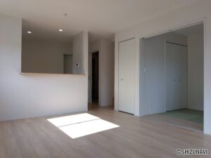 5号棟1階　ダイニングルームの写真です。