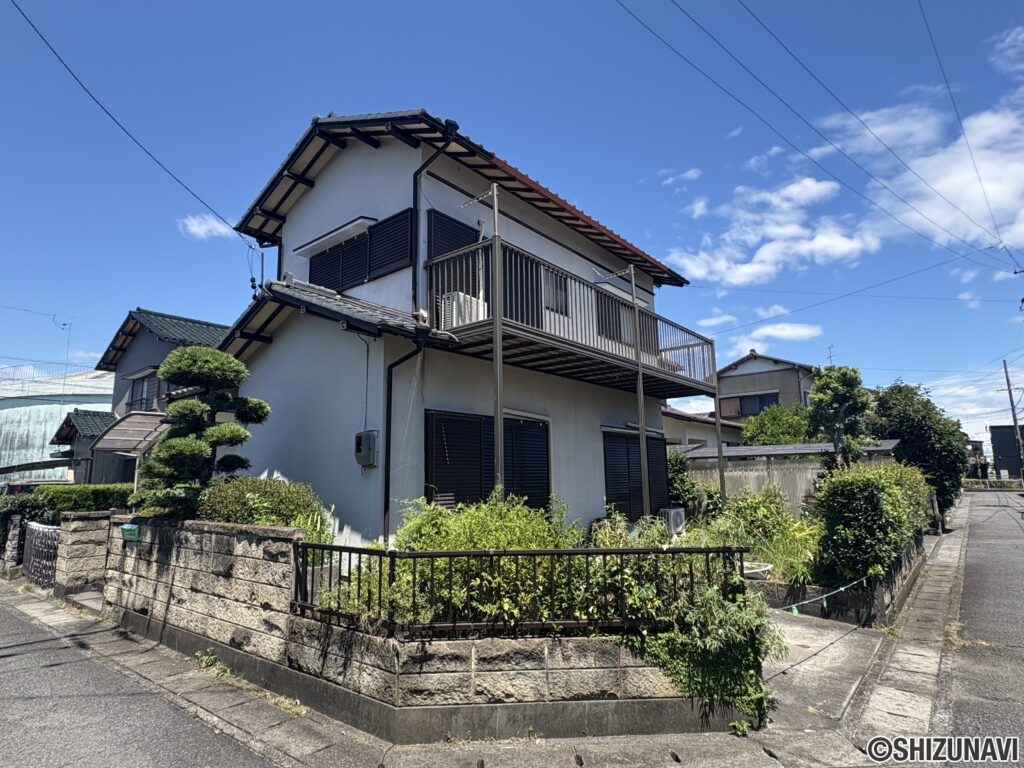 南西角の整形地です。