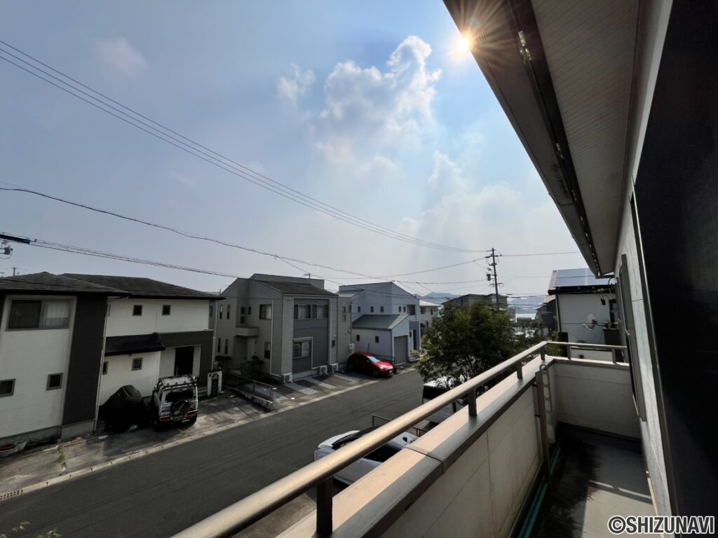2階ベランダは日当たり良好です！