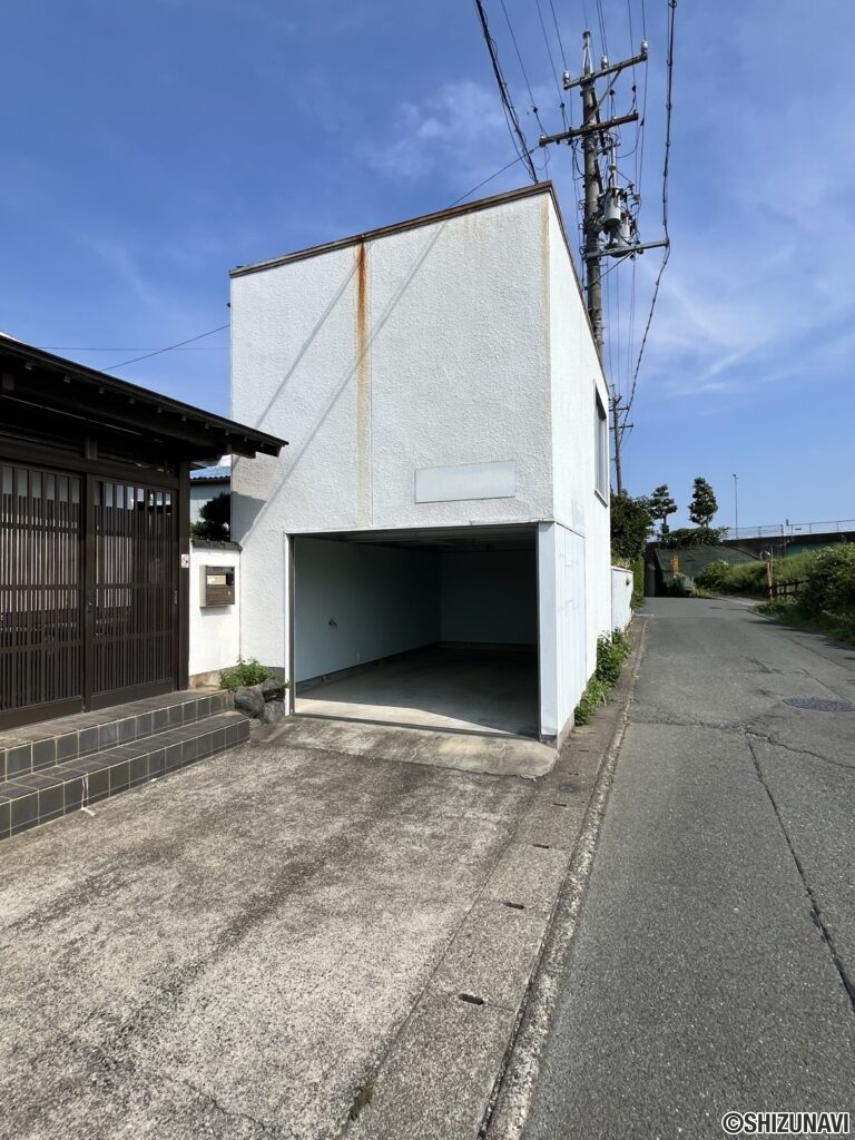 有玉南　中古住宅　ガレージ