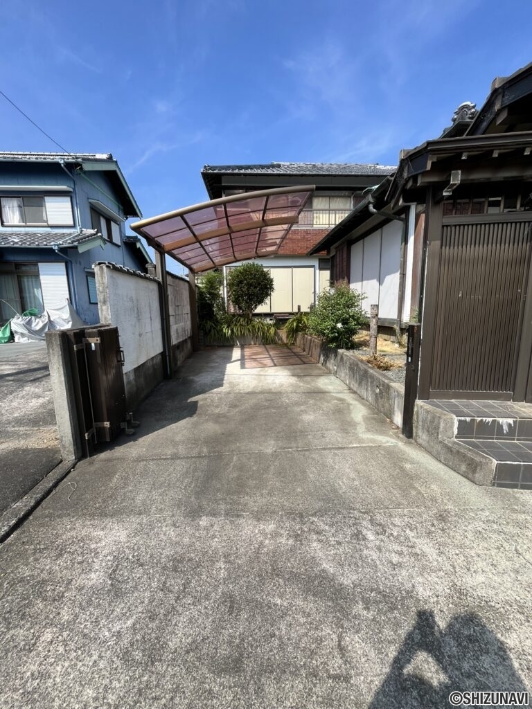 有玉南　中古住宅　カーポート