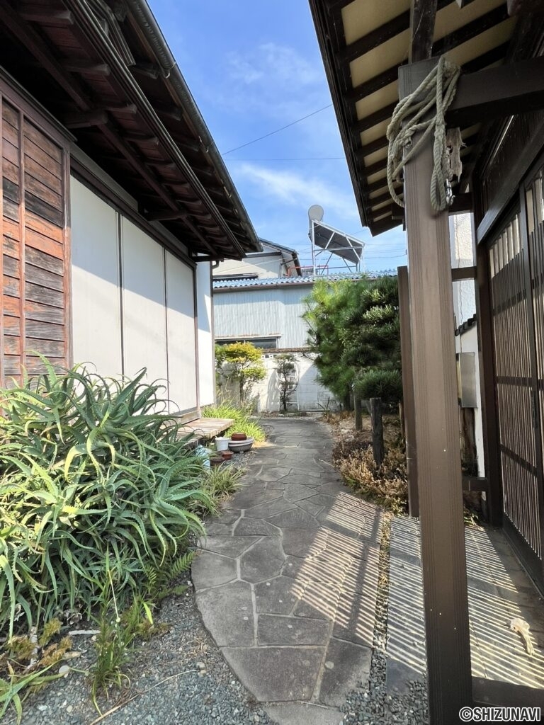 有玉南　中古住宅　玄関前