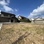 敷地を北東向きに撮影しました。