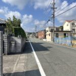 前面道路北方面の様子です。