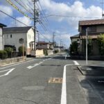 前面道路南方面の様子です。