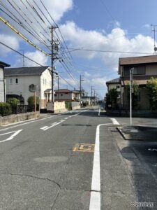 前面道路南方面の様子です。