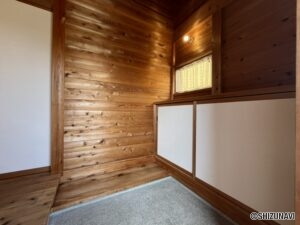 広々玄関です。収納もあるので靴が多くなっても困りません。