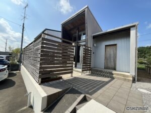 掛川市和光3丁目　中古住宅　無垢材の家の物件画像