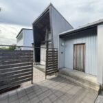 白を基調とした落ち着きのある外観です。