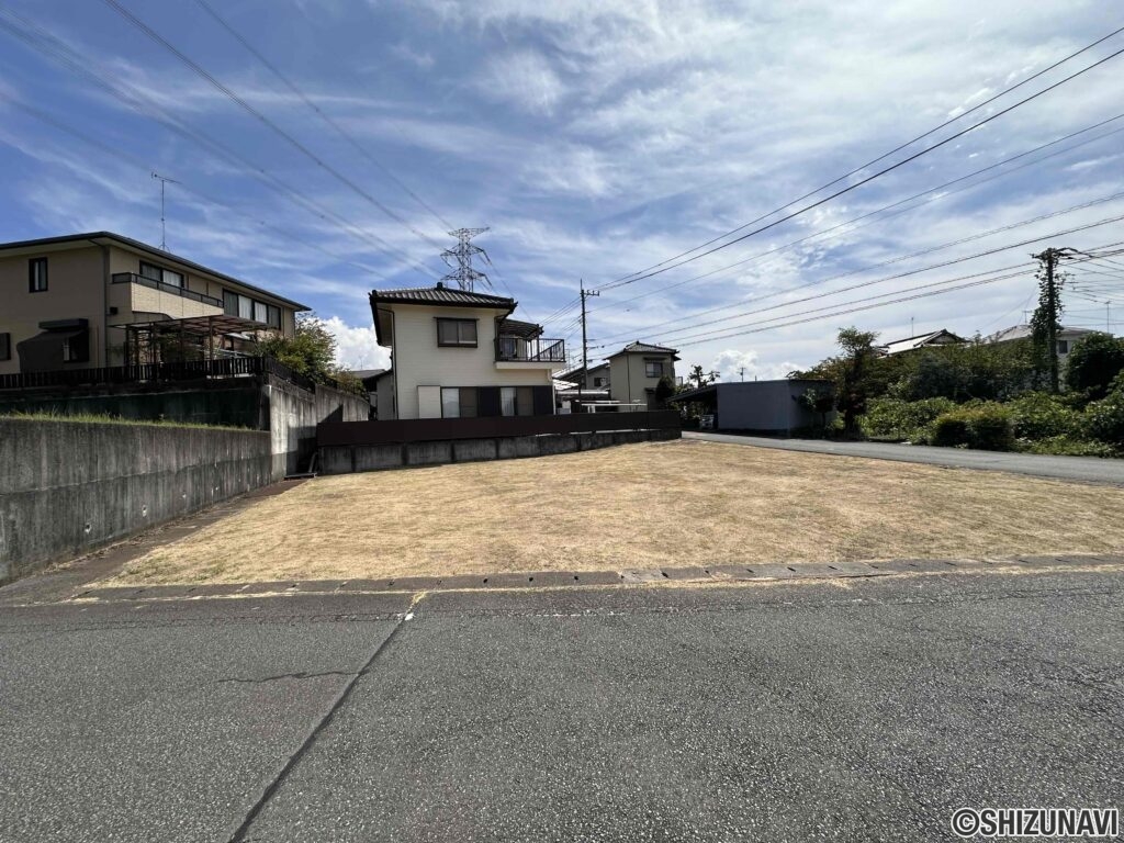 整形地につき建物の配置計画も立てやすいです。