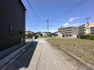 南側私道。持ち分有り。