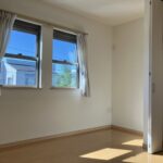 2階南西側洋室5.4帖の写真です。