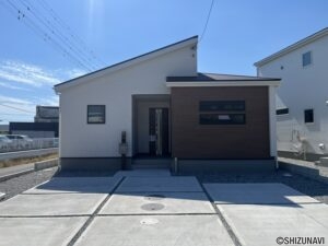 【2026年4月完成済】浜松市中央区白鳥町　最終1棟　4LDK　浜松ICまで車で約3分！の物件画像