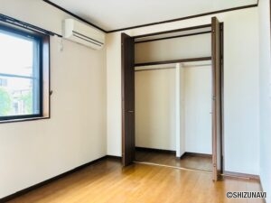 浜松市中央区芳川町　築16年中古住宅　駐車場4台の画像