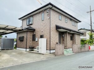 浜松市中央区芳川町　築16年中古住宅　駐車場4台の物件画像