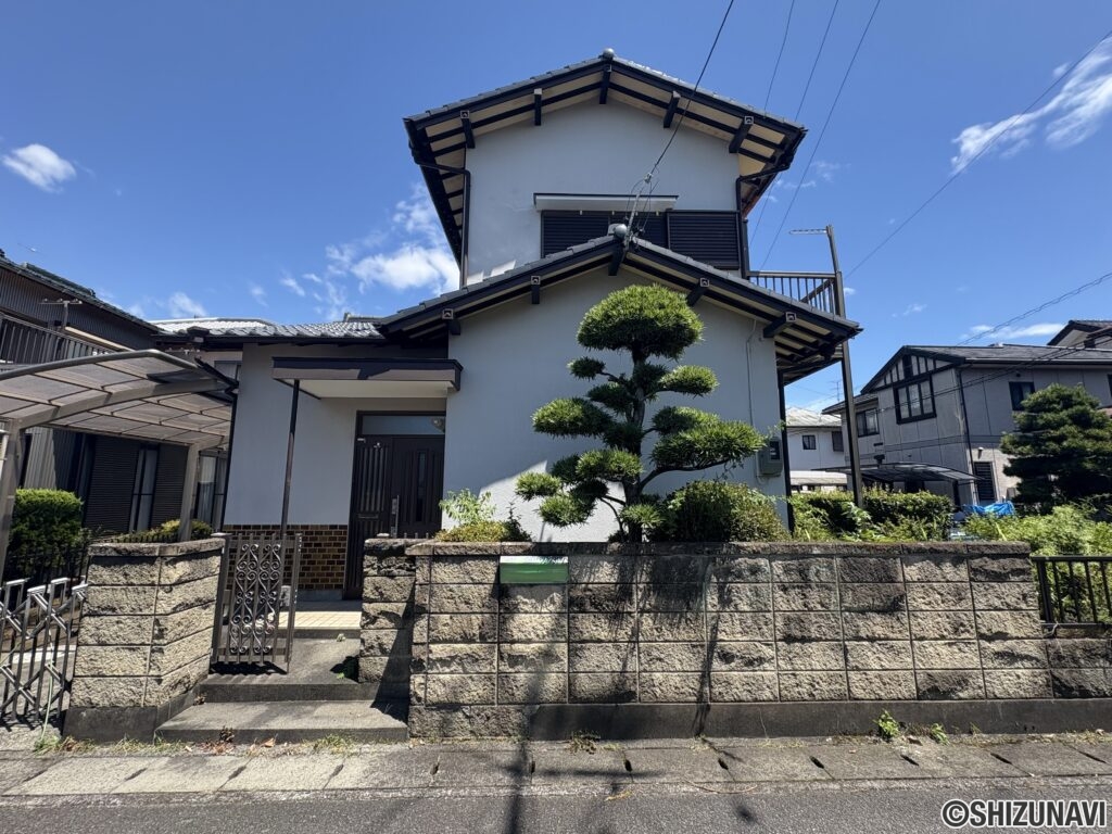 公簿面積149.21㎡（45.13坪）の土地です。