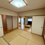 リビングから小上がりの和室に繋がっています。