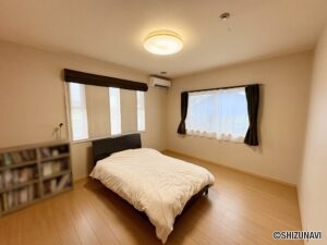 1階の主寝室です。約8.45帖でゆったりとお使いいただけます。