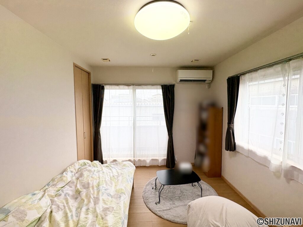 2階南側の洋室です。