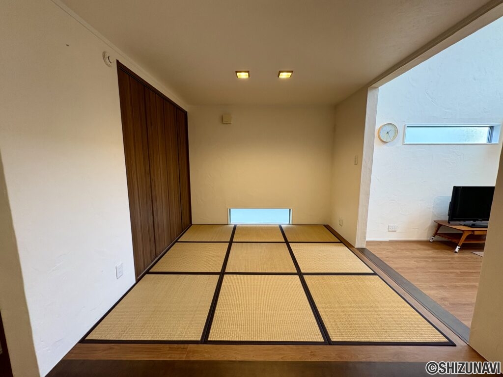 ステップフロアの和室がございます。