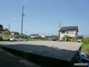 南東から全景