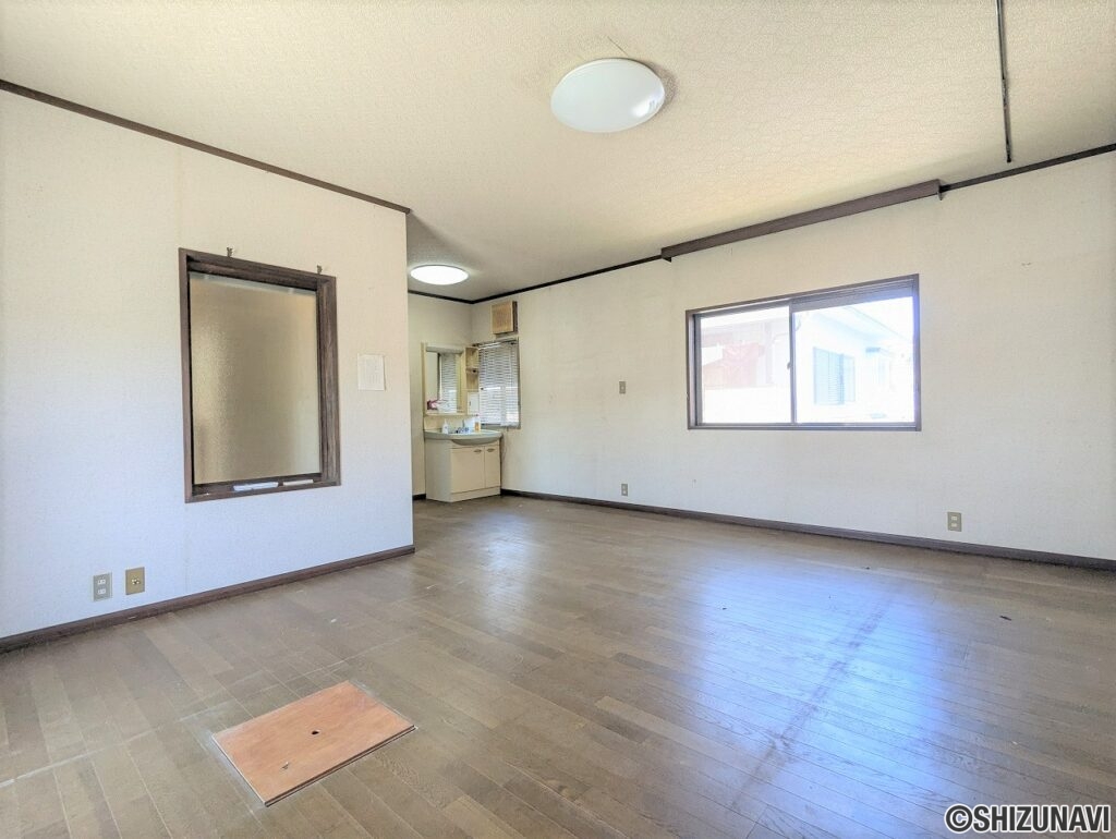 静岡市　清水区三保1500-27　室内
