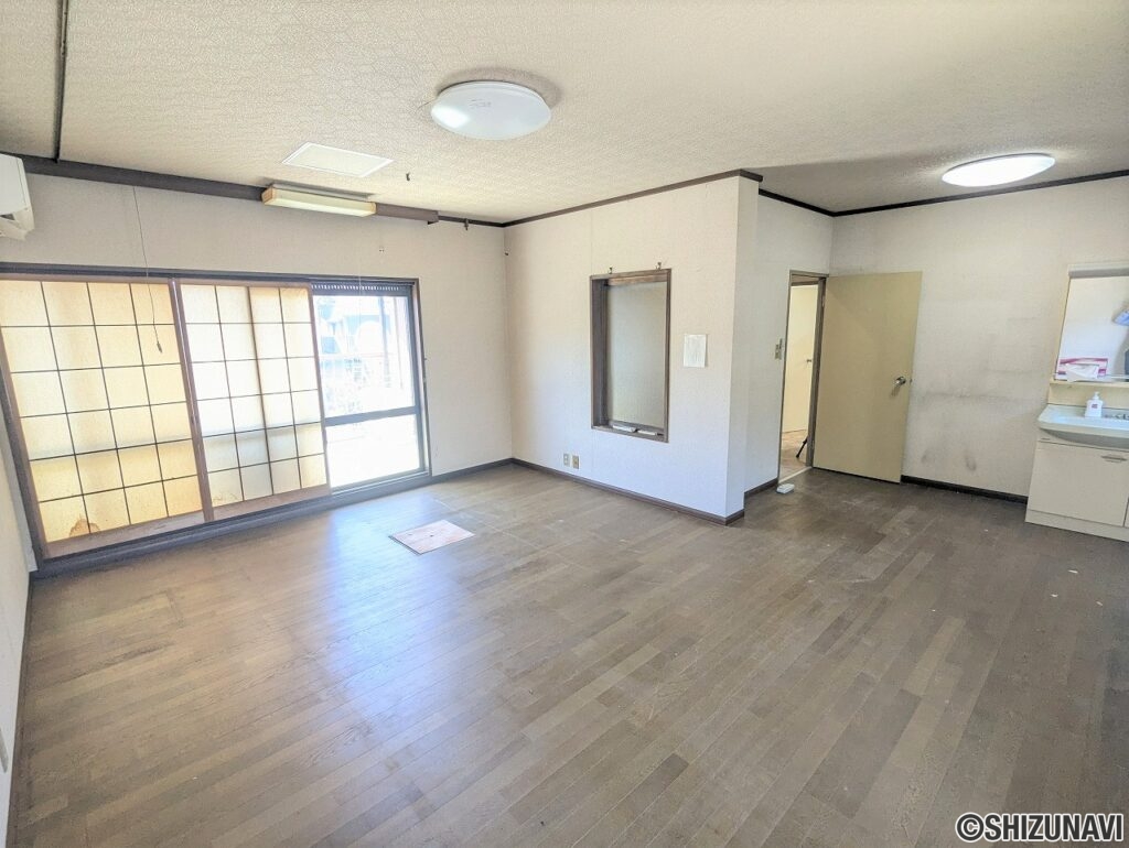 静岡市　清水区三保1500-27　室内
