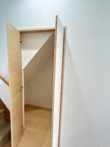 カチタス　三輪　階段下収納