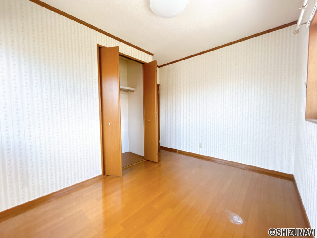 【2階納戸兼6帖洋室】納戸としても居室としてもご利用いただけます。
