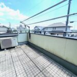 今泉6丁目　3階建てインナーガレージ付き５ＬＤＫ　大手ハウスメーカー建築の中古建ての画像