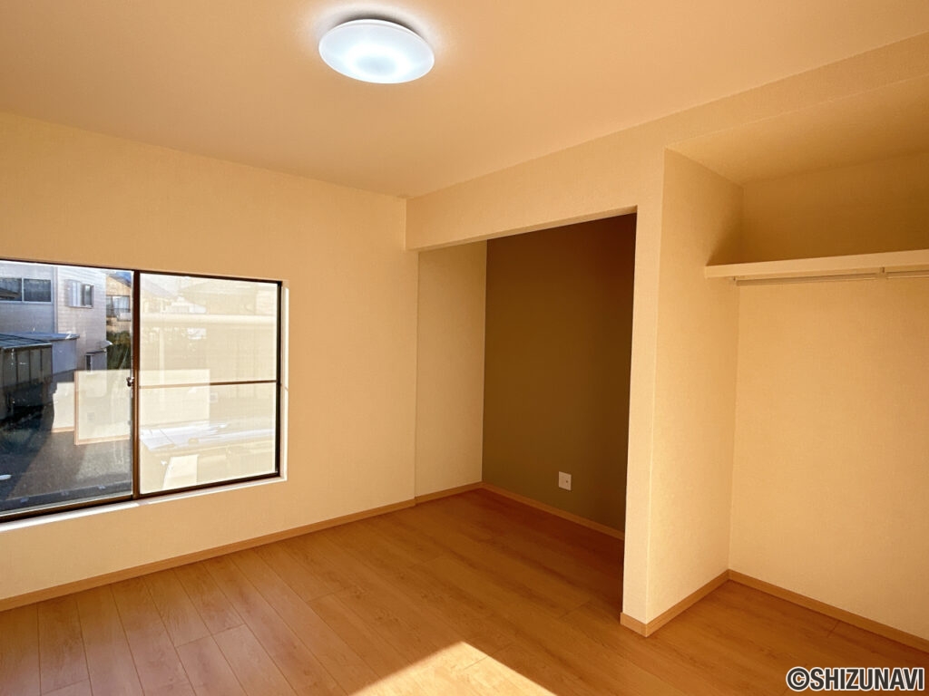 カチタス　志太　1階北側　8帖洋室