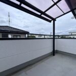 【バルコニー】クリーニングを行います。