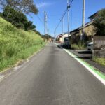北側前面道路の東側写真です。