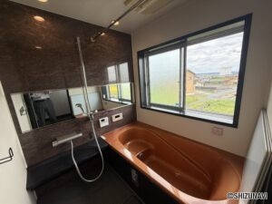 開放的な浴室