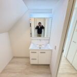 1号棟　洗面収納力が高い三面鏡タイプ