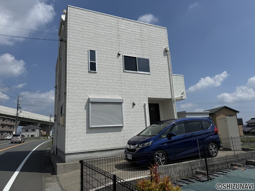浜松市浜名区根堅　4LDK　屋上ジャグジー＆車庫完備　築8年の中古住宅の画像
