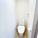 【リフォーム済み/2階トイレ】2階のトイレも新品交換しました。