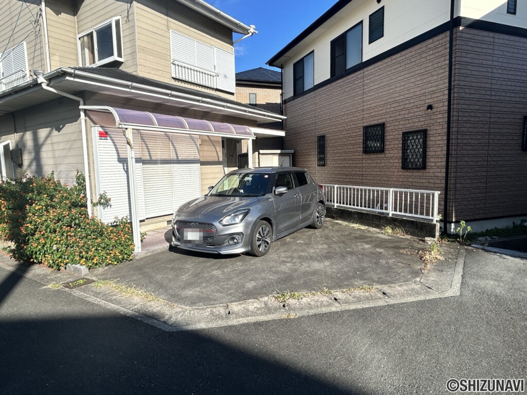 【駐車スペース】