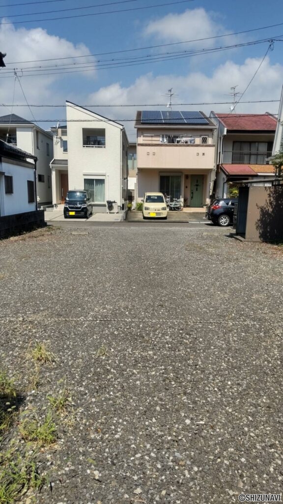 葵区東瀬名町　奥から道路