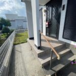 玄関までのアプローチです