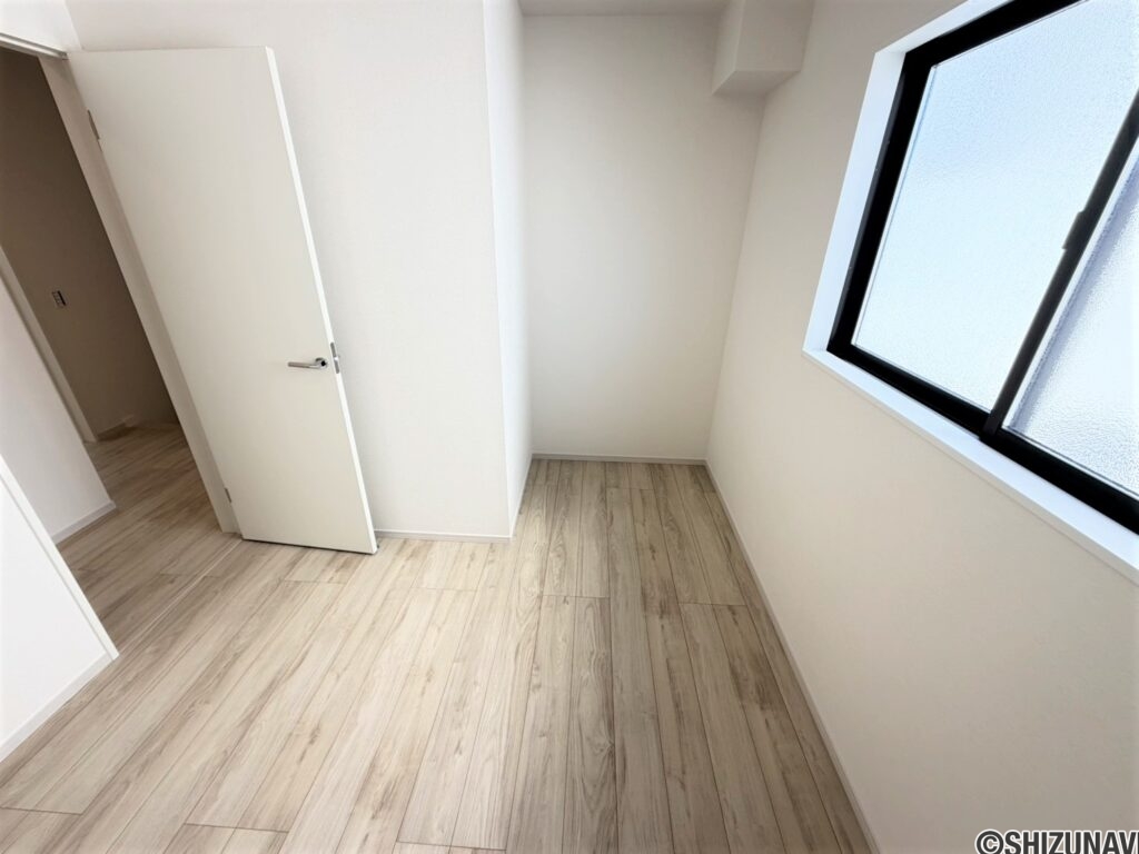 1号棟　2階　北西側洋室